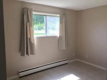 3 Badroom Basement unit Near Bonnie Doon - Photo 3