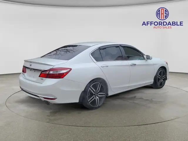 2017 Honda Accord SE - Photo 5