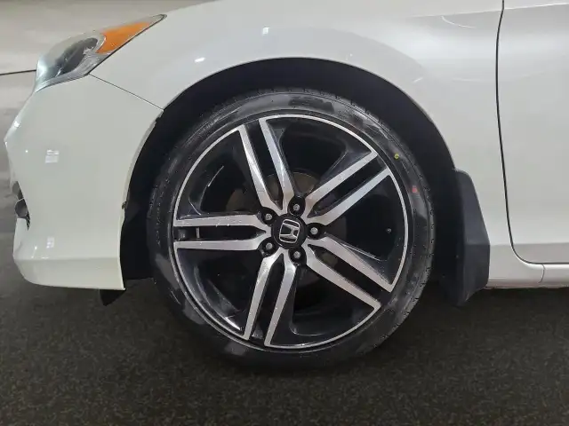 2017 Honda Accord SE - Photo 9