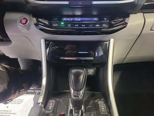 2017 Honda Accord SE - Photo 15
