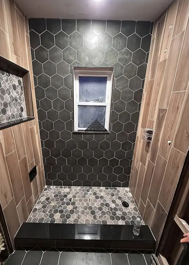 COMMERCIAL & RESIDENTIAL TILE INSTALLATION - Photo 2