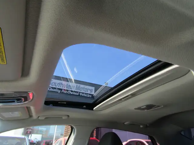 2022 Hyundai Elantra Preferred IVT w/Sun & Tech Package / LANE D - Photo 2