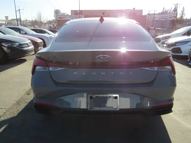 2022 Hyundai Elantra Preferred IVT w/Sun & Tech Package / LANE D - Photo 8