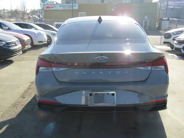 2022 Hyundai Elantra Preferred IVT w/Sun & Tech Package / LANE D - Photo 9