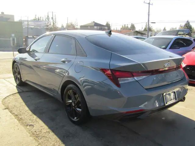 2022 Hyundai Elantra Preferred IVT w/Sun & Tech Package / LANE D - Photo 10