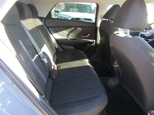 2022 Hyundai Elantra Preferred IVT w/Sun & Tech Package / LANE D - Photo 15