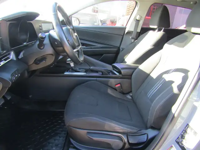 2022 Hyundai Elantra Preferred IVT w/Sun & Tech Package / LANE D - Photo 18