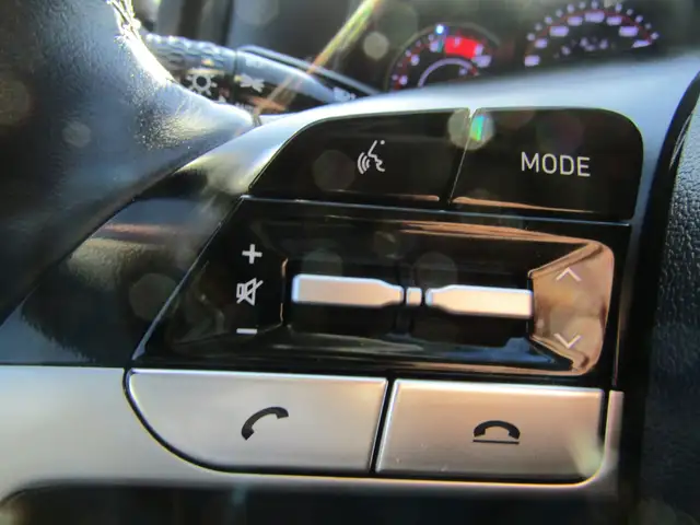 2022 Hyundai Elantra Preferred IVT w/Sun & Tech Package / LANE D - Photo 23