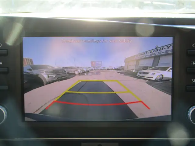 2022 Hyundai Elantra Preferred IVT w/Sun & Tech Package / LANE D - Photo 24