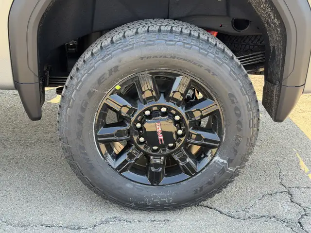2026 GMC Sierra 2500HD AT4 - Leather Seats - $749 B/W - Photo 9