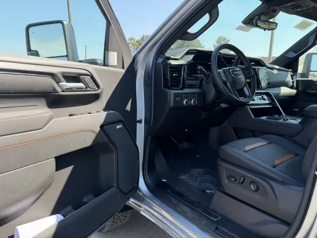 2026 GMC Sierra 2500HD AT4 - Leather Seats - $749 B/W - Photo 10