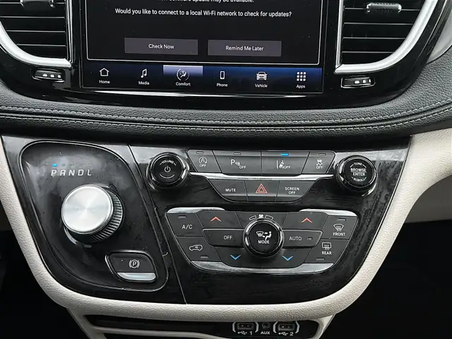 2023 Chrysler Pacifica Touring-L Touring L | AWD | SAVE $23,0... - Photo 12