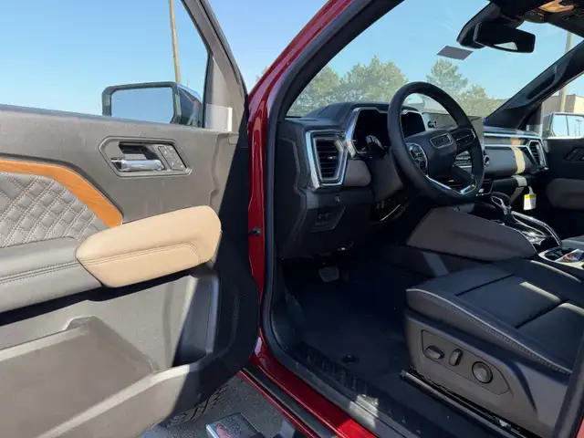 2026 GMC Canyon Denali - Leather Seats - Sunroof - $485 B/W - Photo 10