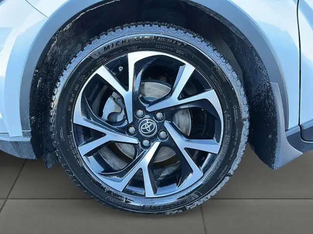 2022 Toyota C-HR XLE Premium XLE Premium | Adaptive Cruise - Photo 8