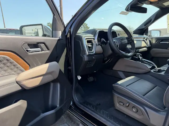 2026 GMC Canyon Denali - Leather Seats - Sunroof - $480 B/W - Photo 11