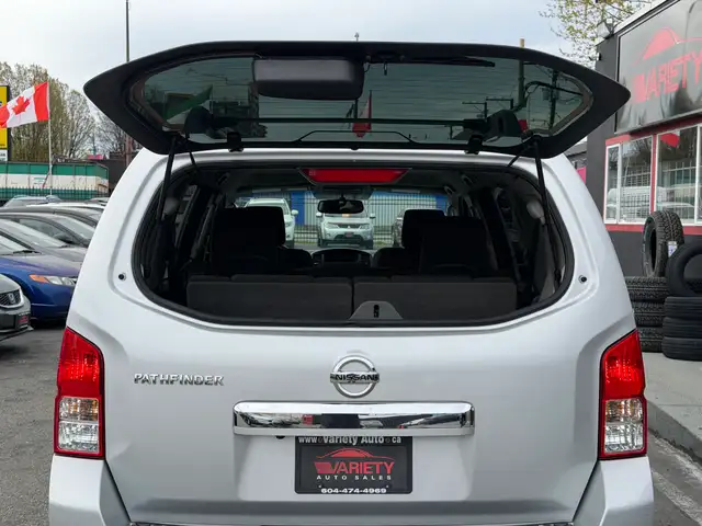 2012 Nissan Pathfinder 4WD 4dr V6 SV, 7 Passenger | Backup Camer - Photo 11