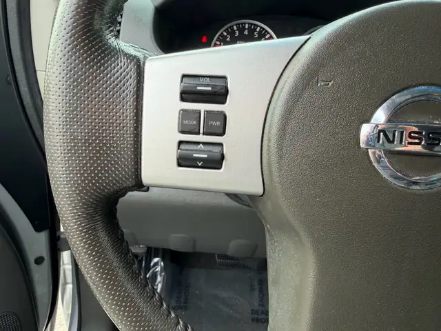 2012 Nissan Pathfinder 4WD 4dr V6 SV, 7 Passenger | Backup Camer - Photo 23