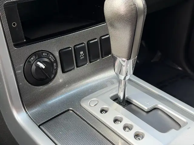 2012 Nissan Pathfinder 4WD 4dr V6 SV, 7 Passenger | Backup Camer - Photo 26