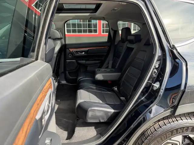 2017 Honda CR-V AWD 5dr Touring, Fully Loaded | Low Fuel Cost, F - Photo 12