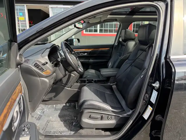 2017 Honda CR-V AWD 5dr Touring, Fully Loaded | Low Fuel Cost, F - Photo 16