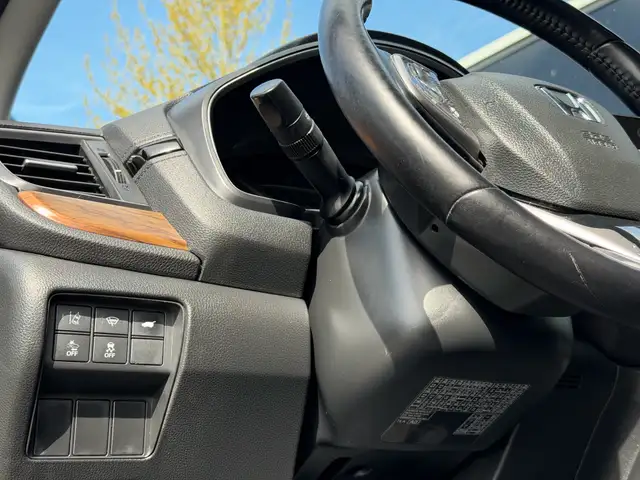 2017 Honda CR-V AWD 5dr Touring, Fully Loaded | Low Fuel Cost, F - Photo 18