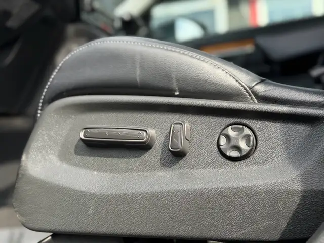 2017 Honda CR-V AWD 5dr Touring, Fully Loaded | Low Fuel Cost, F - Photo 20