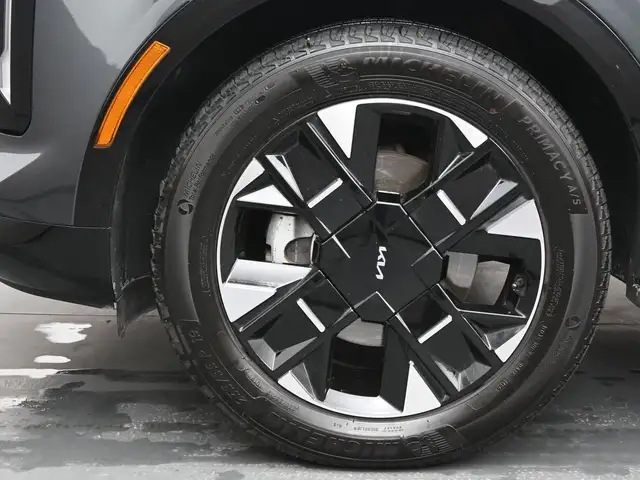 2026 Kia Sportage EX Premium AWD 902-466-9550 ONLY 10,000 KM! A - Photo 4