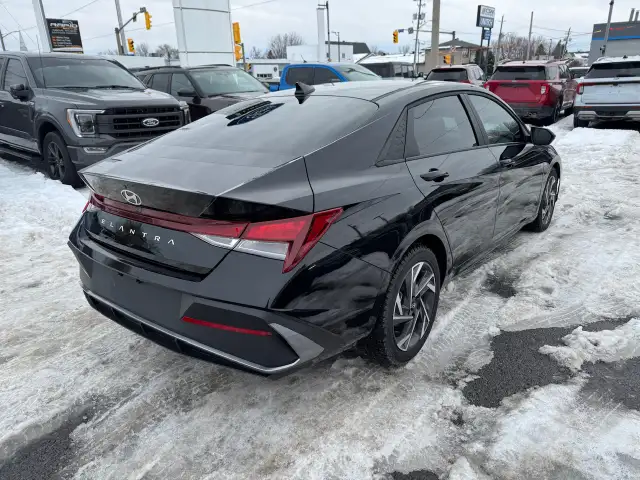 2024 Hyundai Elantra Preferred - Photo 3