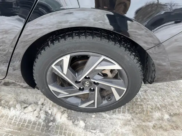 2024 Hyundai Elantra Preferred - Photo 12