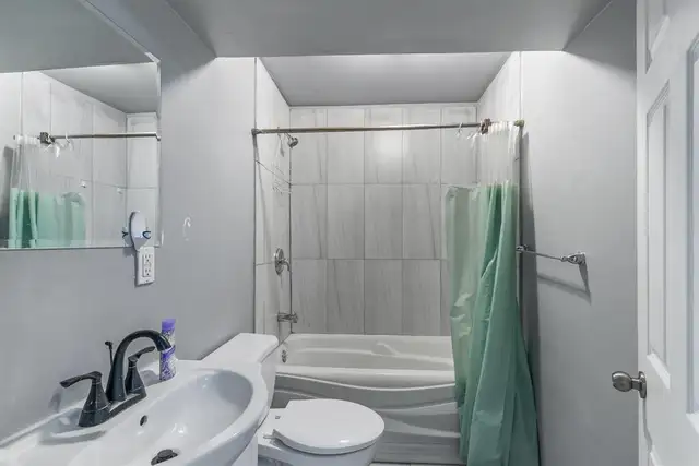 2-Bedroom living yard, parking pad-Suite for Rent: Martindale NE - Photo 3