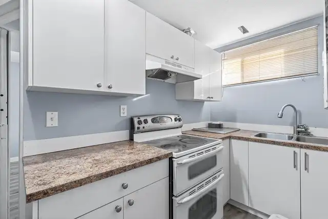 2-Bedroom living yard, parking pad-Suite for Rent: Martindale NE - Photo 5