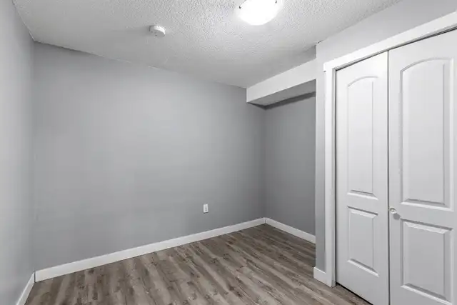 2-Bedroom living yard, parking pad-Suite for Rent: Martindale NE - Photo 7