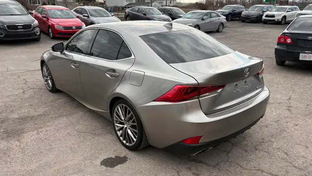 2017 Lexus IS 300 - Photo 3