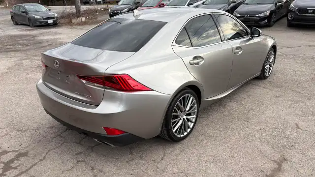 2017 Lexus IS 300 - Photo 5