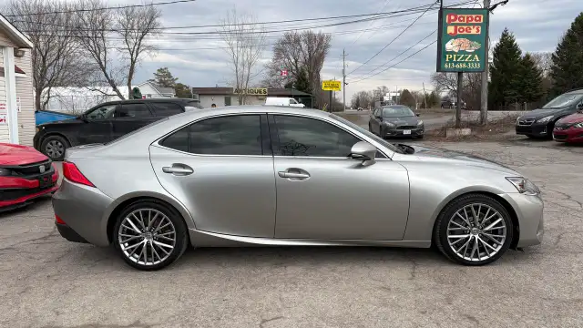 2017 Lexus IS 300 - Photo 6