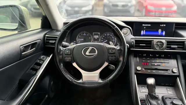 2017 Lexus IS 300 - Photo 12