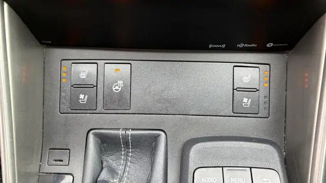 2017 Lexus IS 300 - Photo 17