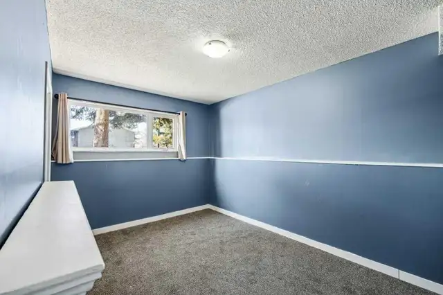 3 rooms  2 Car Parking   Yard: Lower floor unit in Pennsburg SE - Photo 4