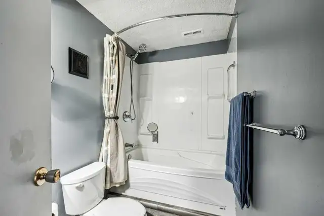 3 rooms  2 Car Parking   Yard: Lower floor unit in Pennsburg SE - Photo 11