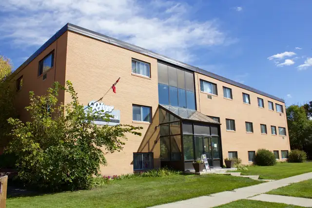 St. Vital - One-Bedroom Suites Available - Photo 5