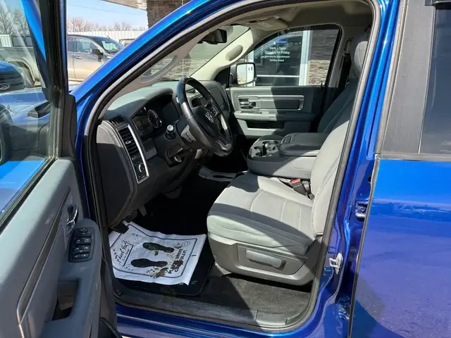 2017 Ram 1500 Crew Cab 4X4 SLT 5.7L - Rebuilt Title - Photo 12