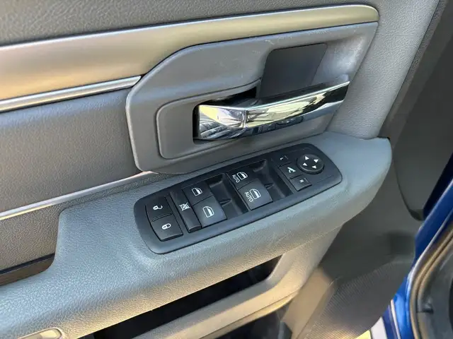 2017 Ram 1500 Crew Cab 4X4 SLT 5.7L - Rebuilt Title - Photo 16