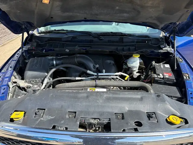 2017 Ram 1500 Crew Cab 4X4 SLT 5.7L - Rebuilt Title - Photo 19