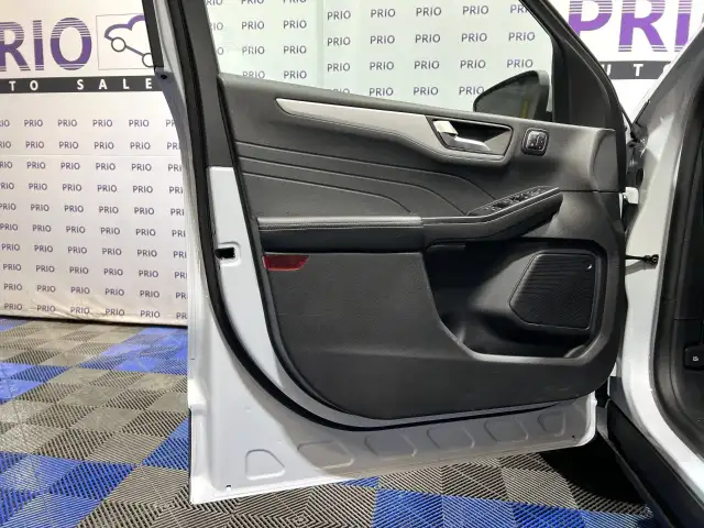 2025 Ford Escape - Photo 9