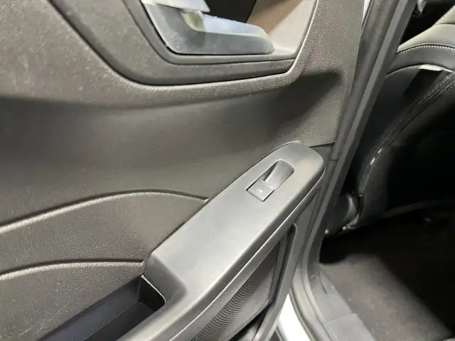 2025 Ford Escape - Photo 16