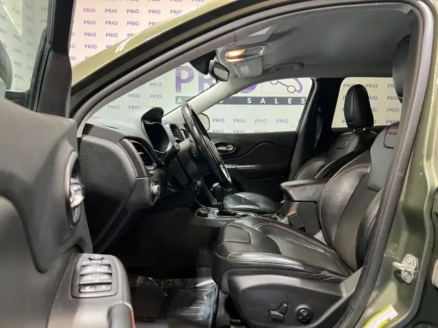 2021 Jeep Cherokee - Photo 13