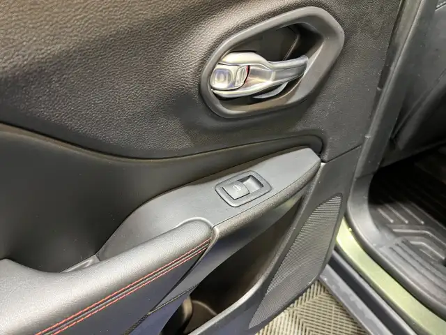 2021 Jeep Cherokee - Photo 16