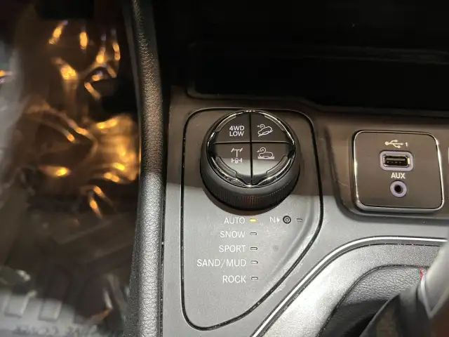 2021 Jeep Cherokee - Photo 28