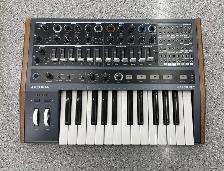Arturia Mini Brute 2 Synthesizer