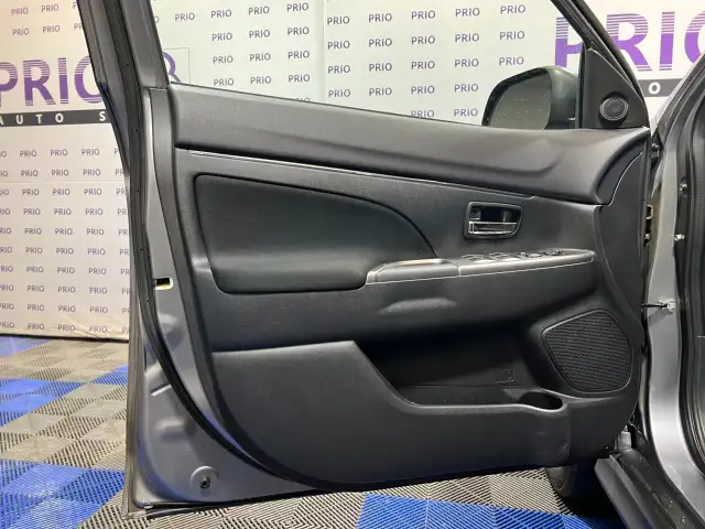 2018 Mitsubishi RVR - Photo 9